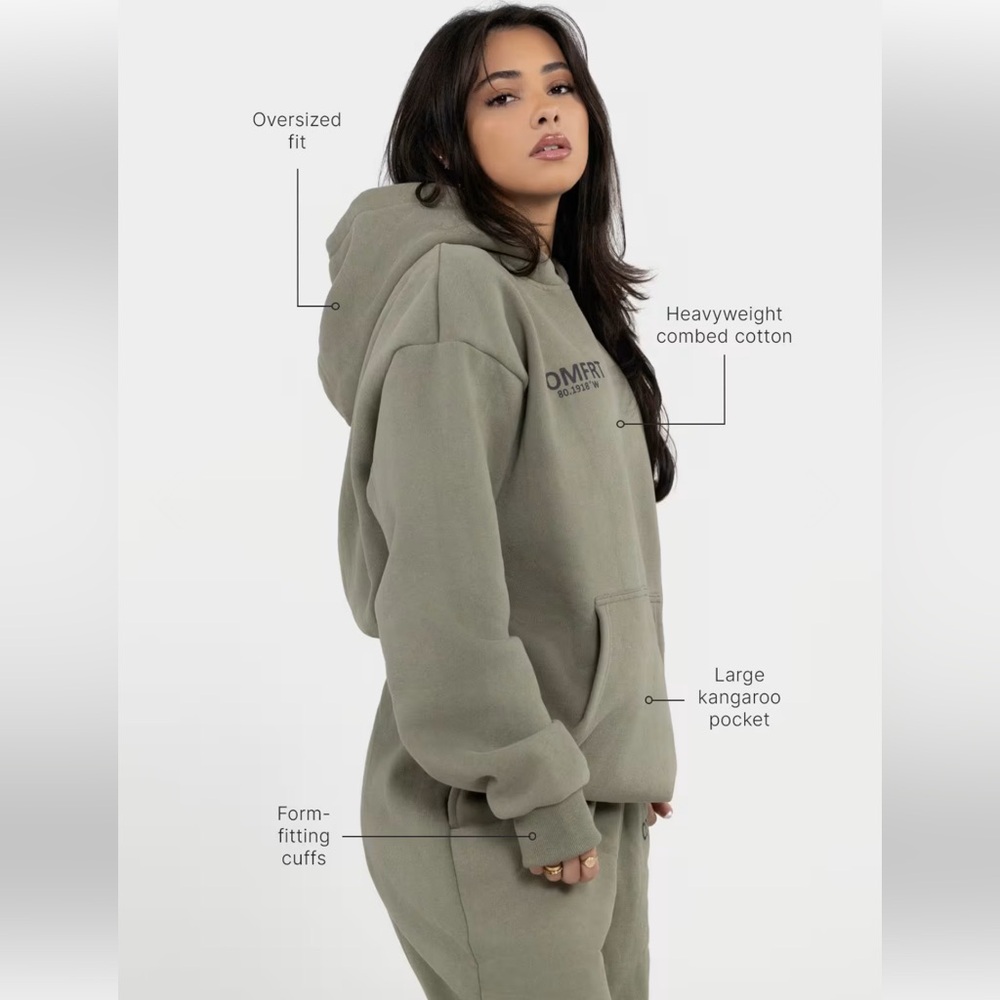 COPY - COMFRT - Matching Hoodie & Sweatpants Set